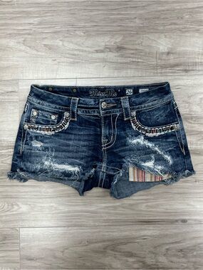 Miss Me Signature Shorts Size 26